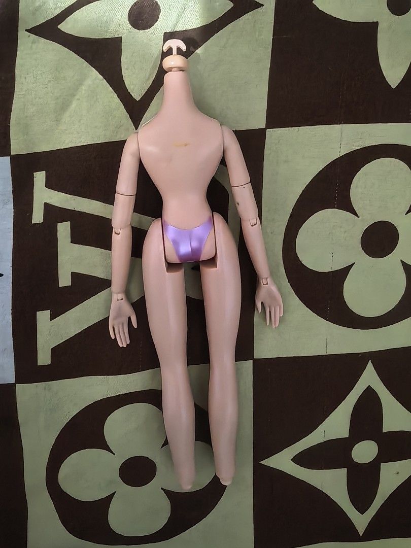 Bratz Articulated body (Category: Kids Toys) located in Manila. Submitted by TheFabulousCloset.ph (Listing ID 1469913831, Image 2). Description: Available! Sold as is...