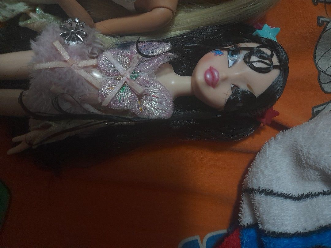Bratz doll jade and barbie (Category: Kids Toys) located in Caloocan City. Submitted by mamamoblue_12937 (Listing ID 1469947233, Image 2). Description: ‼️For sale‼️ Pixie jade bundle with to dolls 2967 - issue ni jade half ng eyes niya si burado na and may mark sa likod naka sulat is jade then the two dolls na included is as is po Pag si jade lang 2050 with Dana na nude po open for steal if may bet mag steal Rfs need ng pera for pang pagawa ng ph