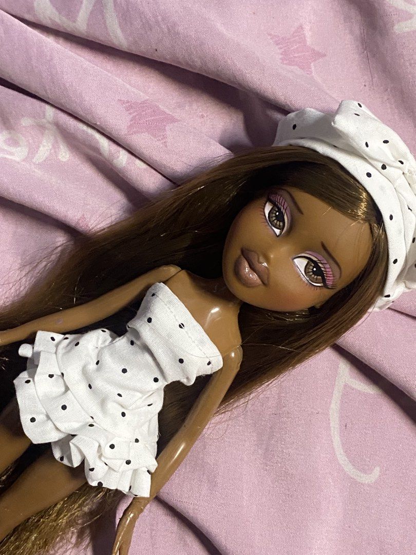 Bratz White Polka Dot Dress and Hat SET (Category: Kids Toys) located in Digos. Submitted by wiodio (Listing ID 1469771257, Image 2). Description: SET COMES WITH A DRESS AND A HAT.