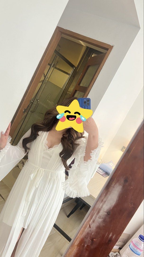 Bridal Robe (Category: Undergarments & Loungewear) located in Quezon City. Submitted by lalengocmp (Listing ID 1469805681, Image 2). Description: Bridal Robe - Used once during Prep Shoot Inner - New/Unused (same in the photo buy smaller size) .