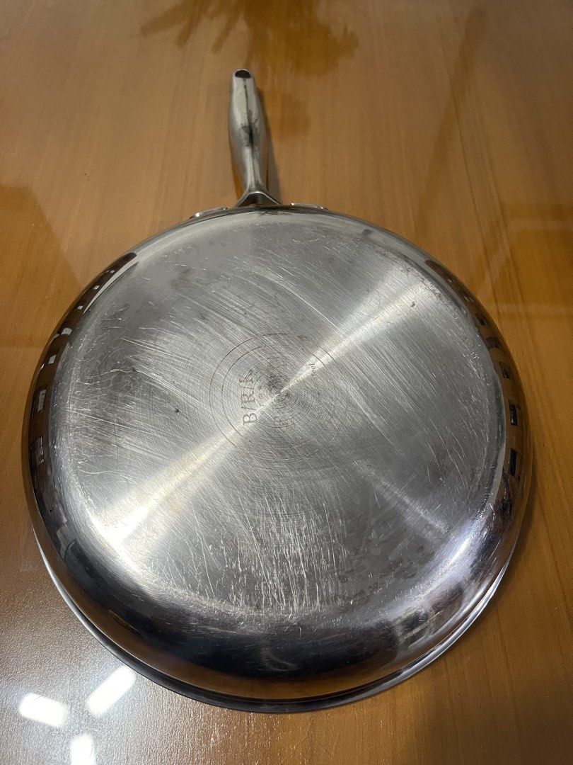 BRK Germany Stainless Steel Pan 28cm (Category: Cookware & Accessories) located in Quezon City. Submitted by doublelkitchenware (Listing ID 1469880526, Image 3). Description: BRK Stainless Steel Pan Made in Germany 5ply Stainless Steel 28x6cm Induction / Gas / Electric Solid, Makapal and mabigat Fully clad Visible sign of usage / scratches Pick up or shipping via lalamove Provincial 🚚j&t Novaliches Qc .