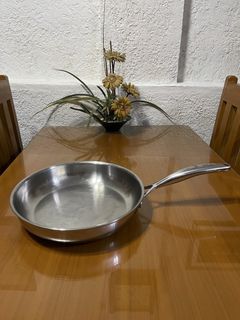 (Category: ) located in . Submitted by doublelkitchenware (Listing ID 1469880526, Image 1). Description: .