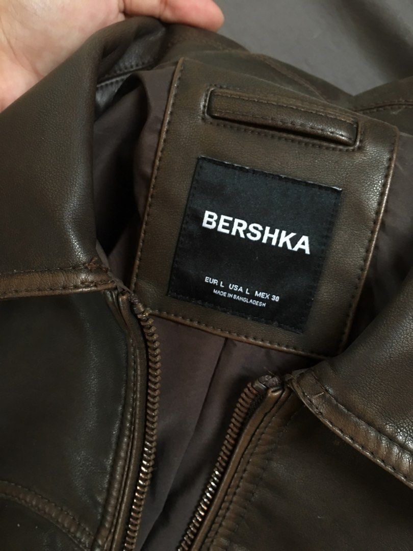 BROWN LEATHER JACKET BERSHKA (Category: Coats, Jackets and Outerwear) located in Manila. Submitted by omarunari (Listing ID 1469845896, Image 2). Description: LEATHER JACKET BERSHKA 💰1,450 PHP ONLY (BOUGHT FOR 2,5K) 📌SIZE LARGE 📌leather 📌fit small to large 📌mop : gcash only 📌mod : jnt (buyer will pay for sf) 📌 color may differ due to lighting.