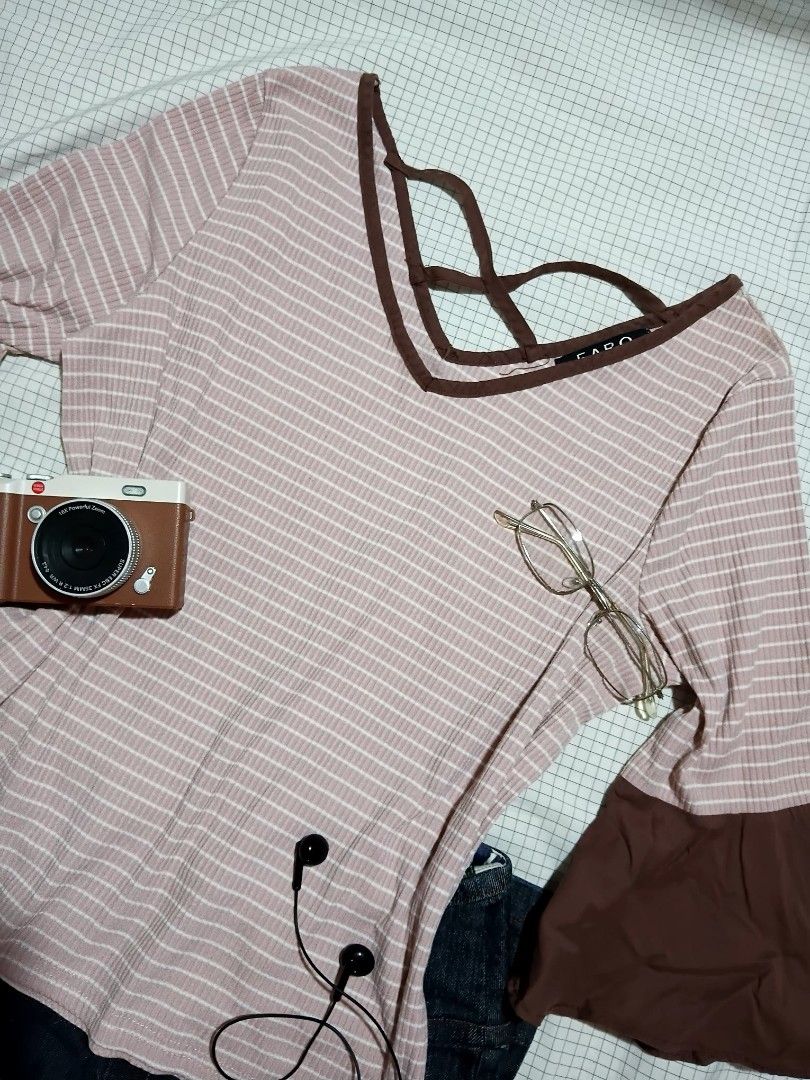 Brown Pink Top Cute Y2k Style (Category: Longsleeves) located in Manila. Submitted by 0x1choo (Listing ID 1469827957, Image 1). Description: .