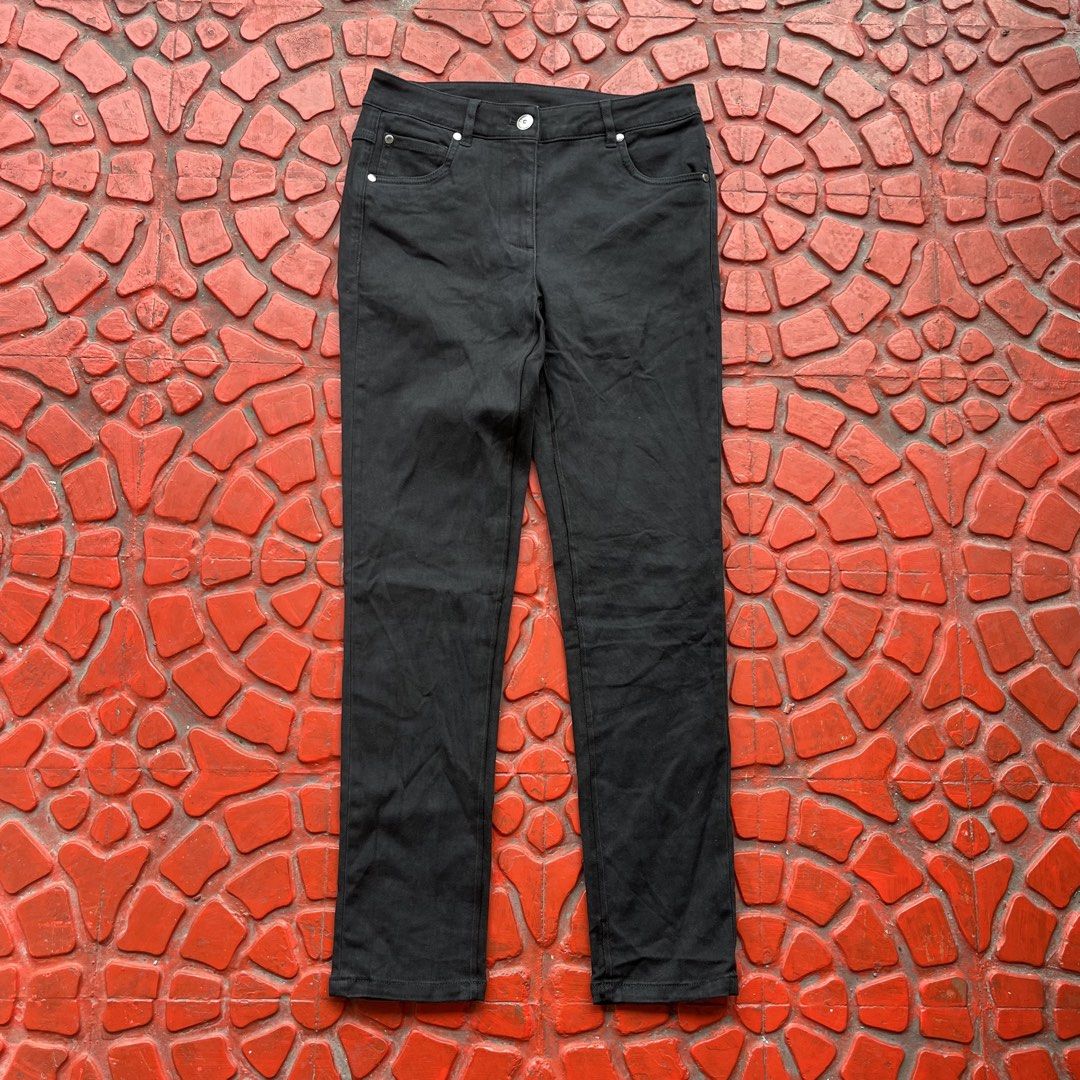 BRUNELLO CUCINELLI SLIM FIT - PANTS (Category: Luxury Apparel) located in San Jose del Monte. Submitted by qrt_ty (Listing ID 1469817269, Image 1). Description: WTS !!! BRUNELLO CUCINELLI SLIM FIT - PANTS SIZE 36 ON TAG EXCELLENT CONDITION NO MAJOR FLAWS YKK ZIPPER MADE IN ITALY PRICE - 4K SHIPPED .