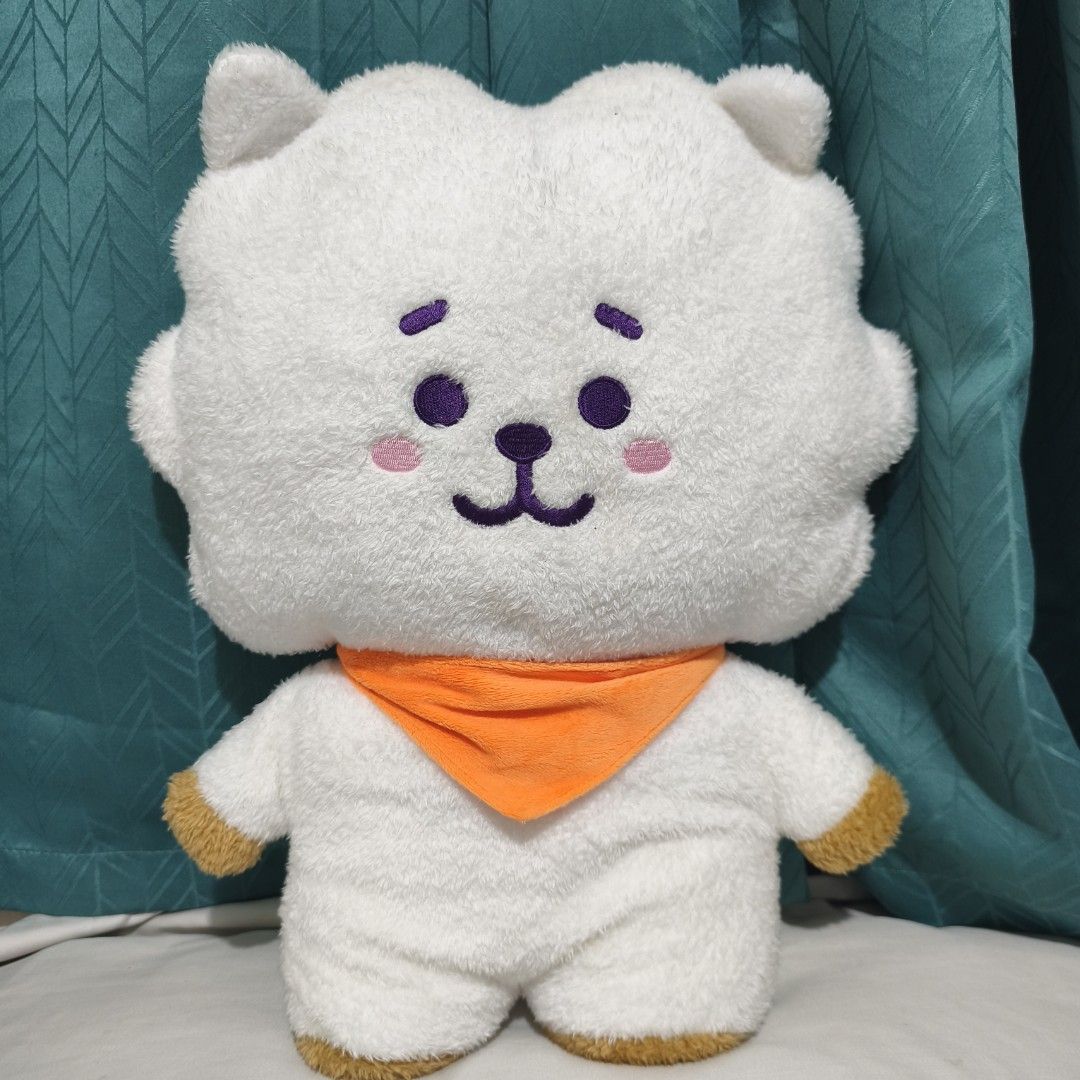 BTS and BT21 (Category: K-Wave Merchandise) located in Iloilo. Submitted by geselalpan30231 (Listing ID 1469946769, Image 2). Description: bundle.