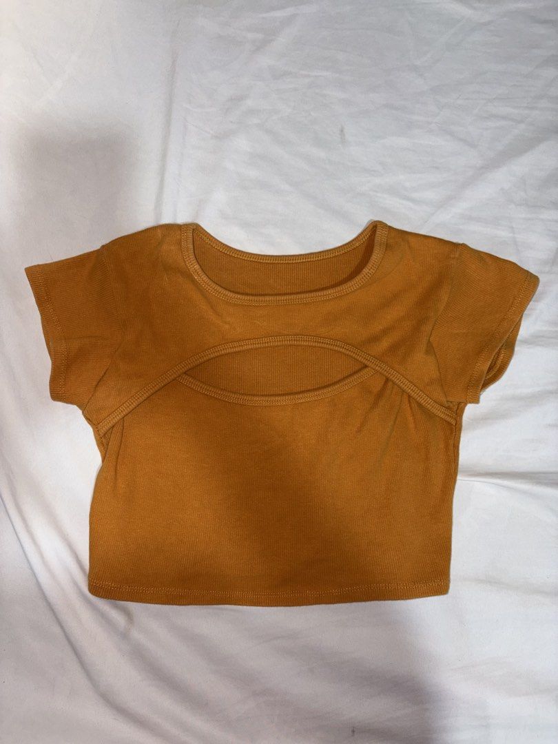 Y2K BUNDLE CROP TOPS (Category: Shirts) located in Makati City. Submitted by art_angel (Listing ID 1469790956, Image 2). Description: - ₱25 each - Bundle of 5 trendy cropped t-shirts in different styles - Black and white top with 'CITY VIBES' print - Plain mustard yellow ribbed top with a chic front cutout - White top with black trim and 'SPEED' text - Made with stretchy, comfortable fabric - Perfect for casual daily wear and streetwear outfits .