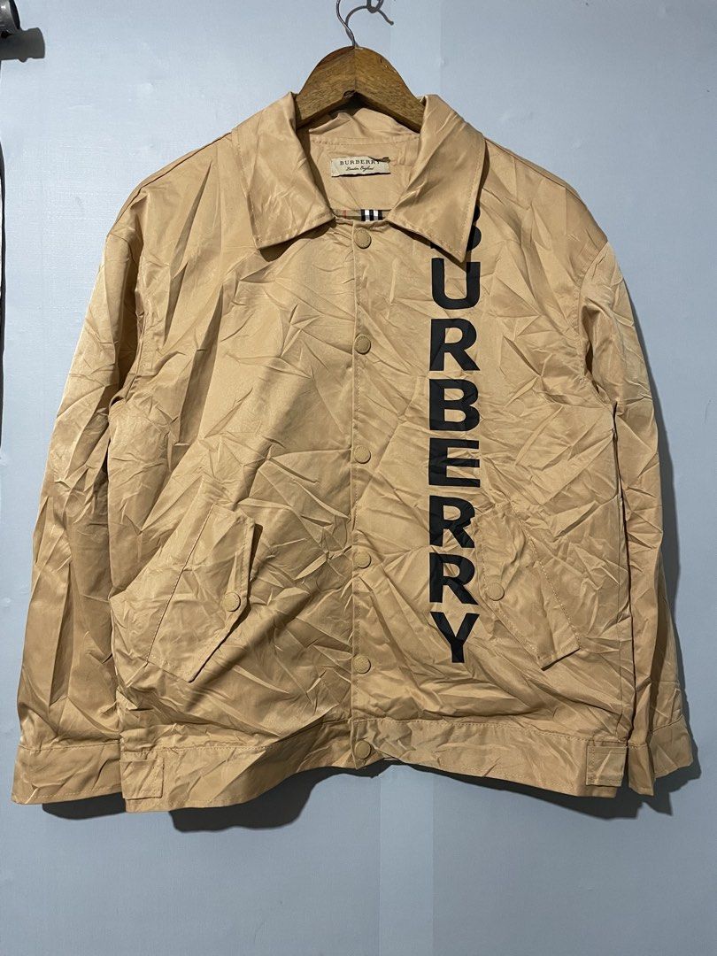 Burberry jacket (Category: Coats, Jackets and Outerwear) located in Molave. Submitted by sixthrift (Listing ID 1469879609, Image 2). Description: Burberry As new Size medium Dimes 21/26 Unisex .