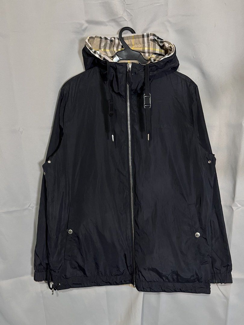 BURBERRY REVERSIBLE JACKET (Category: Luxury Apparel) located in Manila. Submitted by bibiies2.0xghettothrift (Listing ID 1469818088, Image 2). Description: Details W22 L28 Med to Large Loc.Baclaran Paranaque.