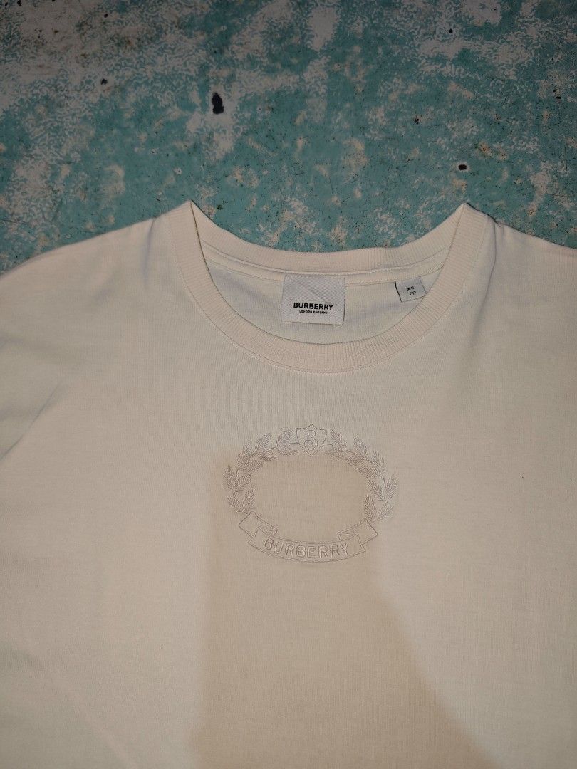 Burberry tees (Category: Tshirts & Polo Shirts ) located in Calauag. Submitted by cou1_h (Listing ID 1469775334, Image 2). Description: 21x25 No issue Excellent condition.