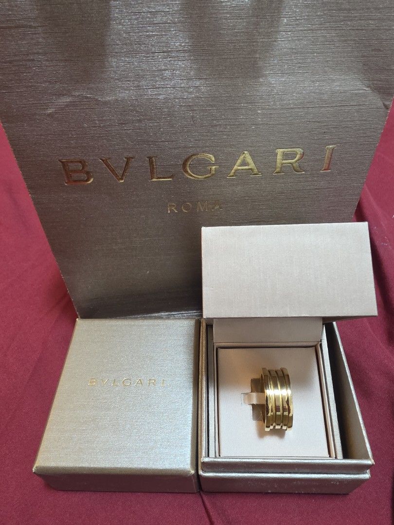 b.zero 1 Yellow Gold plated ring (Category: Luxury Accessories) located in Ajuy. Submitted by luxe.lifestyle (Listing ID 1469908168, Image 1). Description: Includes: -BV paper Bag -BV beige box -BV Jewelry Box Please don't hesitate to chat seller for further Questions..