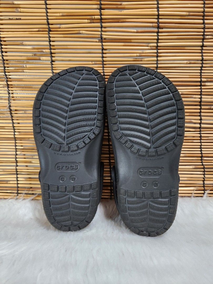 C13- Preloved Original Crocs for kids (Category: Babies & Kids Fashion) located in Navotas City. Submitted by FluffyFeet (Listing ID 1469868107, Image 3). Description: NEW ARRIVAL❗️ This is a PRELOVED ORIGINAL CROCS FOR KIDS‼️ Please managed your expectations ❤️ 📌 Strictly MINE NOW, PAY NOW ONLY❗️ (Unless suki na po na maayos kausap at iwas cancellation) 📌 You may ask for other photos before placing order/s STRICTLY NO RETURN, NO EXCHANGE UNLES