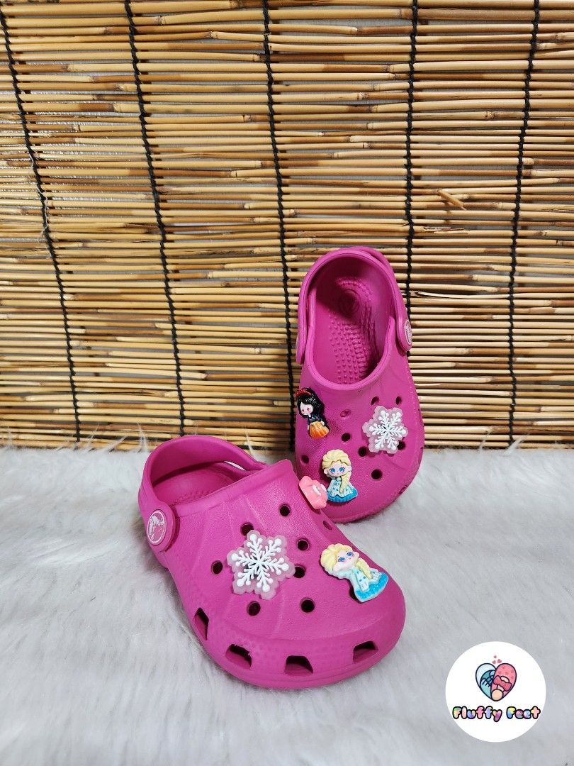 C6/7- Preloved Original Crocs for kids (Category: Babies & Kids Fashion) located in Navotas City. Submitted by FluffyFeet (Listing ID 1469857505, Image 2). Description: NEW ARRIVAL❗️ This is a PRELOVED ORIGINAL CROCS FOR KIDS‼️ Please managed your expectations ❤️ 📌 Strictly MINE NOW, PAY NOW ONLY❗️ (Unless suki na po na maayos kausap at iwas cancellation) 📌 You may ask for other photos before placing order/s STRICTLY NO RETURN, NO EXCHANGE UNLE