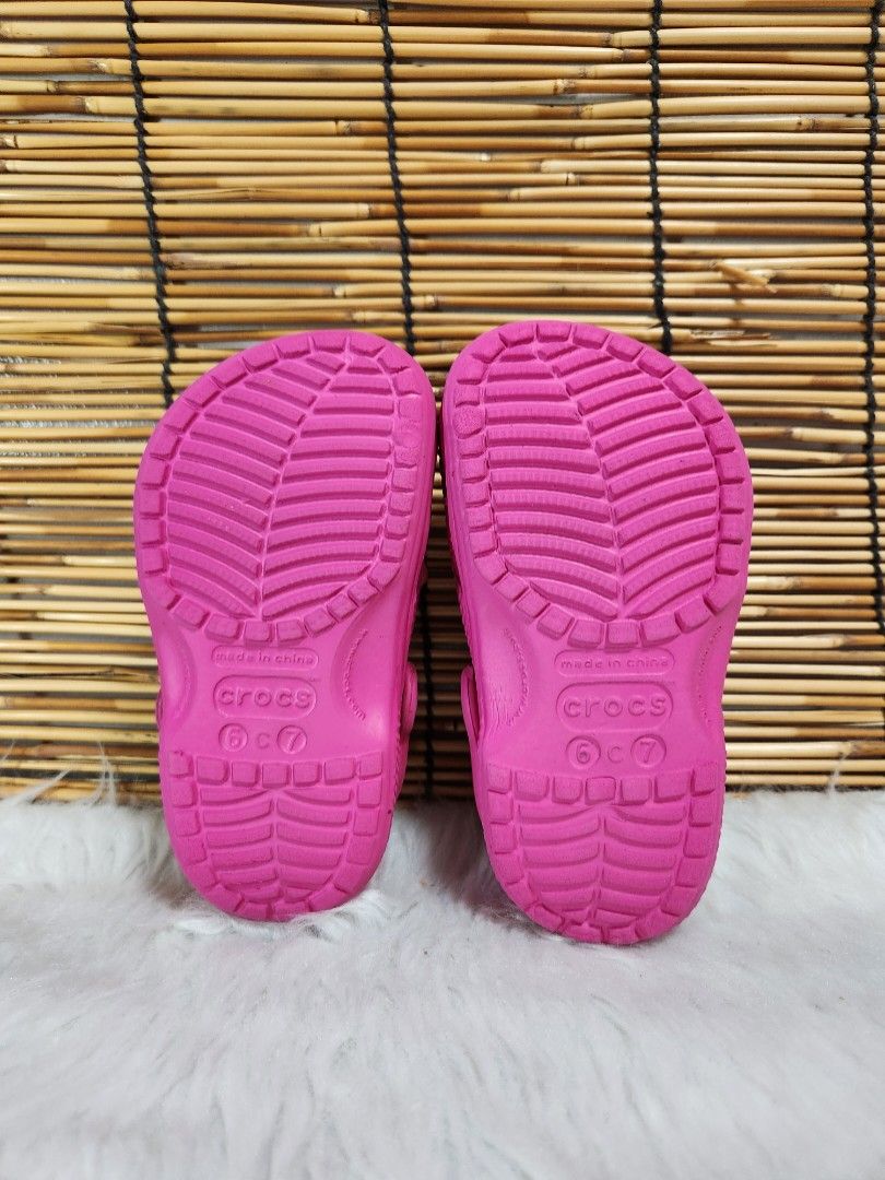 C6/7- Preloved Original Crocs for kids (Category: Babies & Kids Fashion) located in Navotas City. Submitted by FluffyFeet (Listing ID 1469857505, Image 3). Description: NEW ARRIVAL❗️ This is a PRELOVED ORIGINAL CROCS FOR KIDS‼️ Please managed your expectations ❤️ 📌 Strictly MINE NOW, PAY NOW ONLY❗️ (Unless suki na po na maayos kausap at iwas cancellation) 📌 You may ask for other photos before placing order/s STRICTLY NO RETURN, NO EXCHANGE UNLE