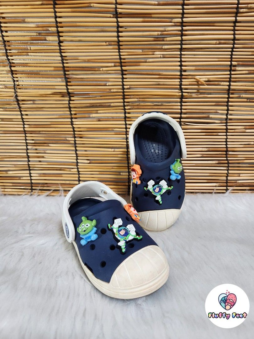 C6- Preloved Original Crocs for kids (Category: Babies & Kids Fashion) located in Navotas City. Submitted by FluffyFeet (Listing ID 1469866432, Image 2). Description: NEW ARRIVAL❗️ This is a PRELOVED ORIGINAL CROCS FOR KIDS‼️ Please managed your expectations ❤️ 📌 Strictly MINE NOW, PAY NOW ONLY❗️ (Unless suki na po na maayos kausap at iwas cancellation) 📌 You may ask for other photos before placing order/s STRICTLY NO RETURN, NO EXCHANGE UNLESS