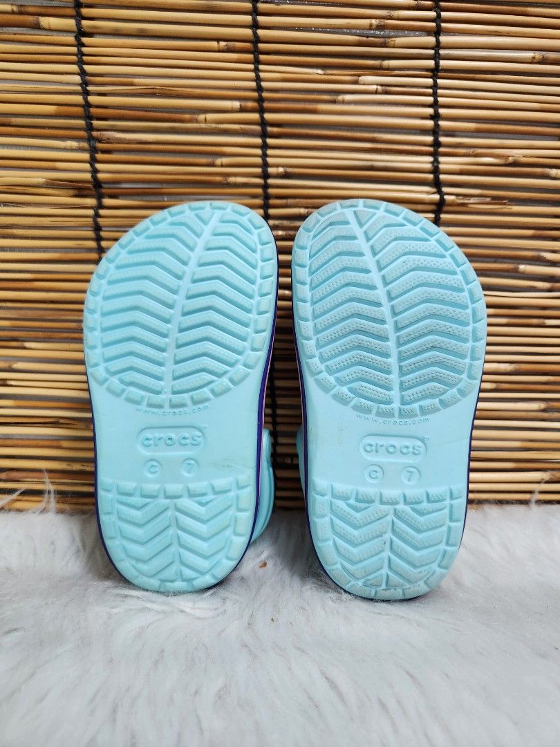 C7- Preloved Original Crocs for kids (Category: Babies & Kids Fashion) located in Navotas City. Submitted by FluffyFeet (Listing ID 1469761482, Image 3). Description: NEW ARRIVAL❗️ This is a PRELOVED ORIGINAL CROCS FOR KIDS‼️ Please managed your expectations ❤️ 📌 Strictly MINE NOW, PAY NOW ONLY❗️ (Unless suki na po na maayos kausap at iwas cancellation) 📌 You may ask for other photos before placing order/s STRICTLY NO RETURN, NO EXCHANGE UNLESS