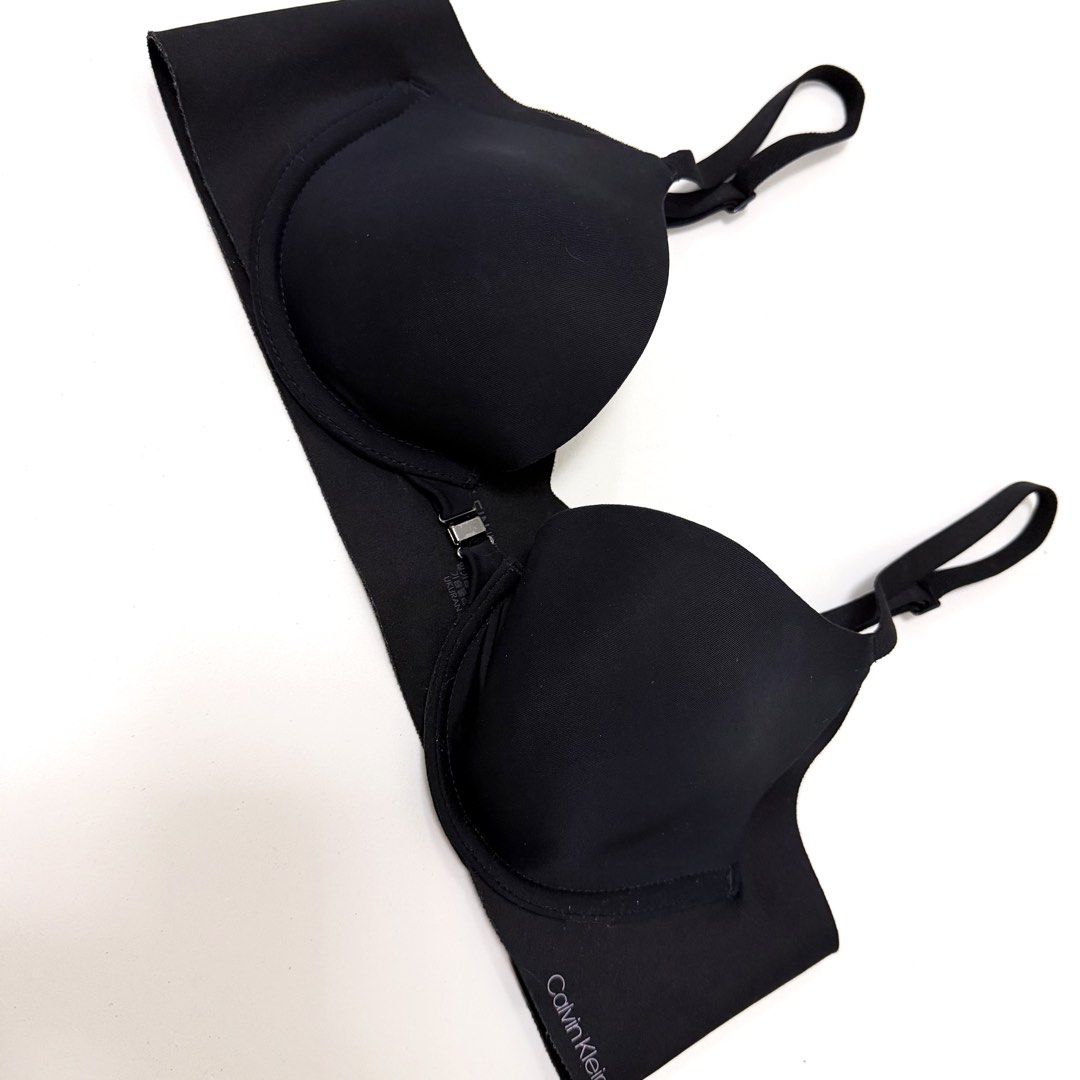 CALVIN KLEIN Black Front-Closure Seamless Bra [34B] (Category: Undergarments & Loungewear) located in Malabon City. Submitted by k_intimates (Listing ID 1469932465, Image 2). Description: Details: • 34B / wired / lightly lined • No issues • Calvin Klein lightly lined T-shirt bra featuring seamless style wings and the Calvin Klein logo printed on the lower left band..