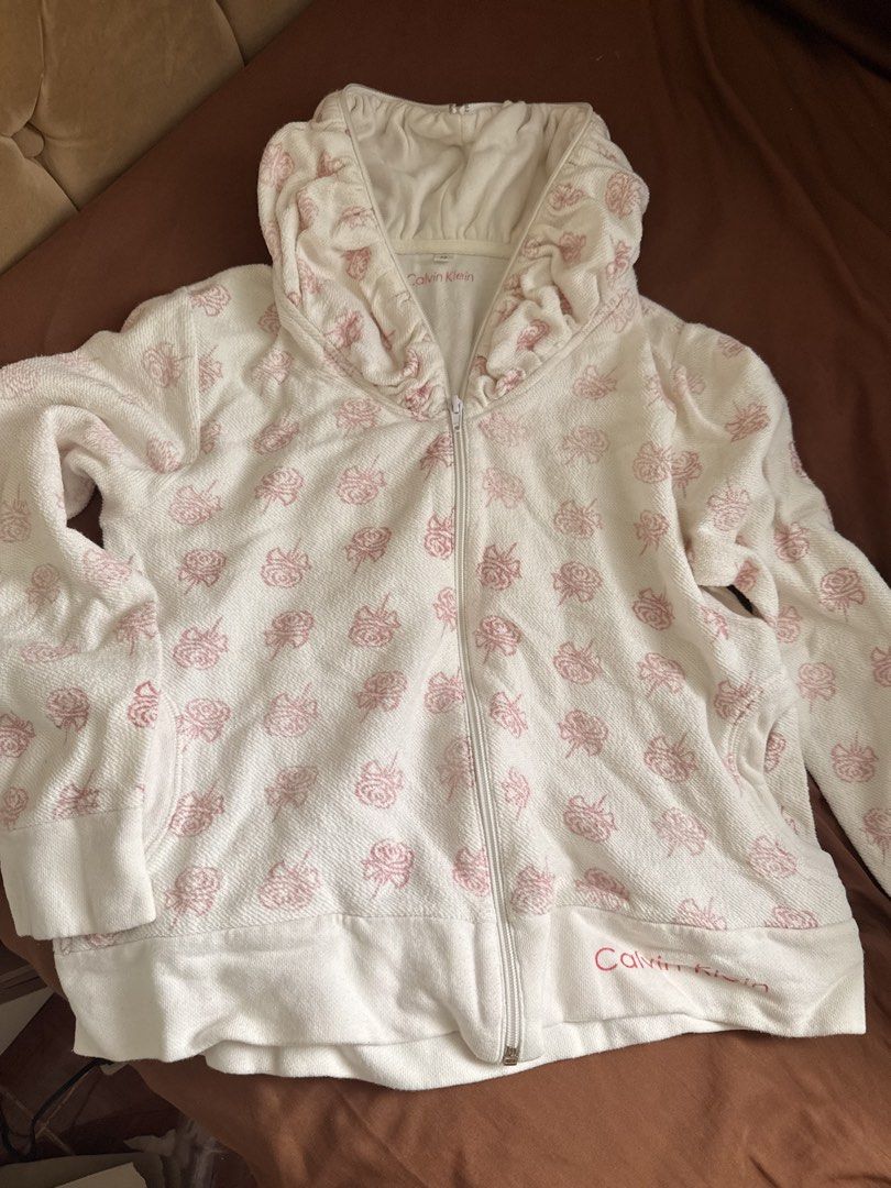 Calvin Klein Jacket (Category: Coats, Jackets and Outerwear) located in Cainta. Submitted by vnncassandra (Listing ID 1469871082, Image 1). Description: Fits S-M.