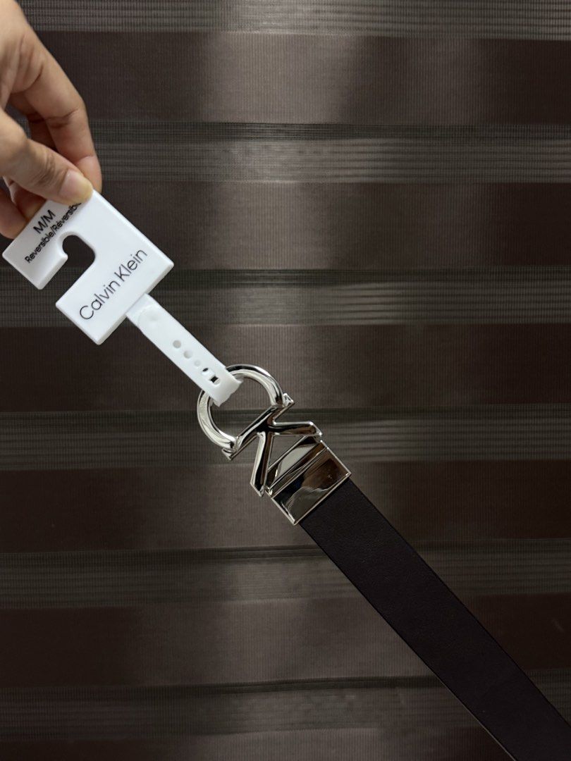 Calvin Klein Reversible Belt- Medium (Category: Belts) located in Mandaluyong City. Submitted by shoppingmilesph (Listing ID 1469911527, Image 1). Description: ✅ Original & brand new Calvin Klein ✅ Size: Medium ✅ Reversible brown and blaxk ✅ Silver hardware ✅ Original Retail Price: $45.00 or Php 2,860, but our sale price is Php 1,650 only‼️.