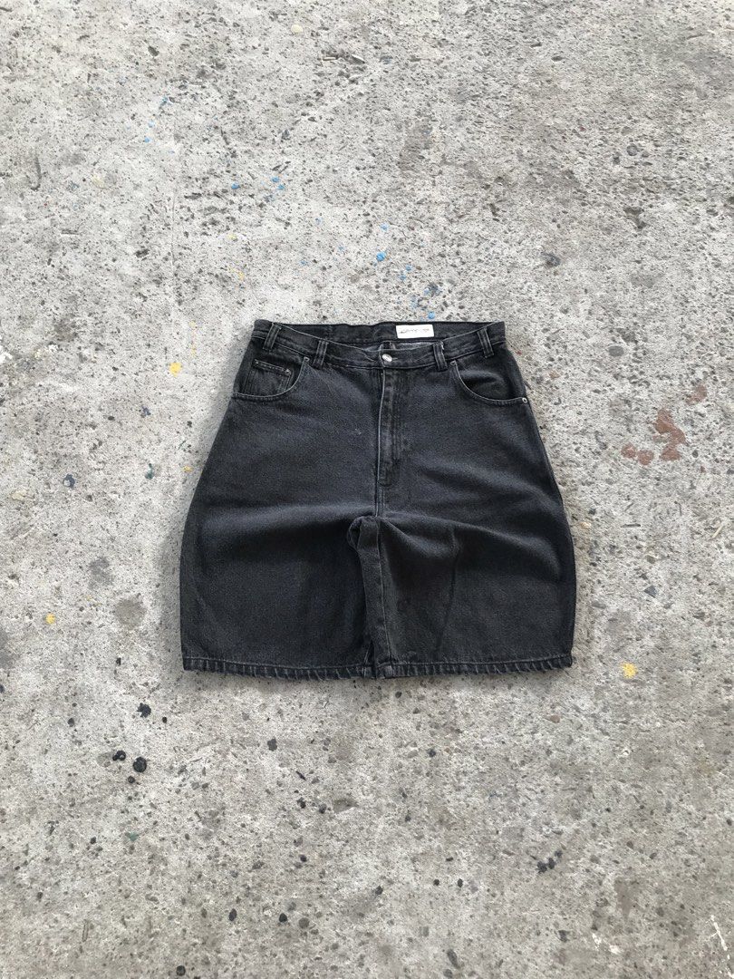 Campus black jorts (Category: Shorts) located in Talisay. Submitted by abneralamo (Listing ID 1469885587, Image 3). Description: Campus black jorts goods for ootd amd daily wear .