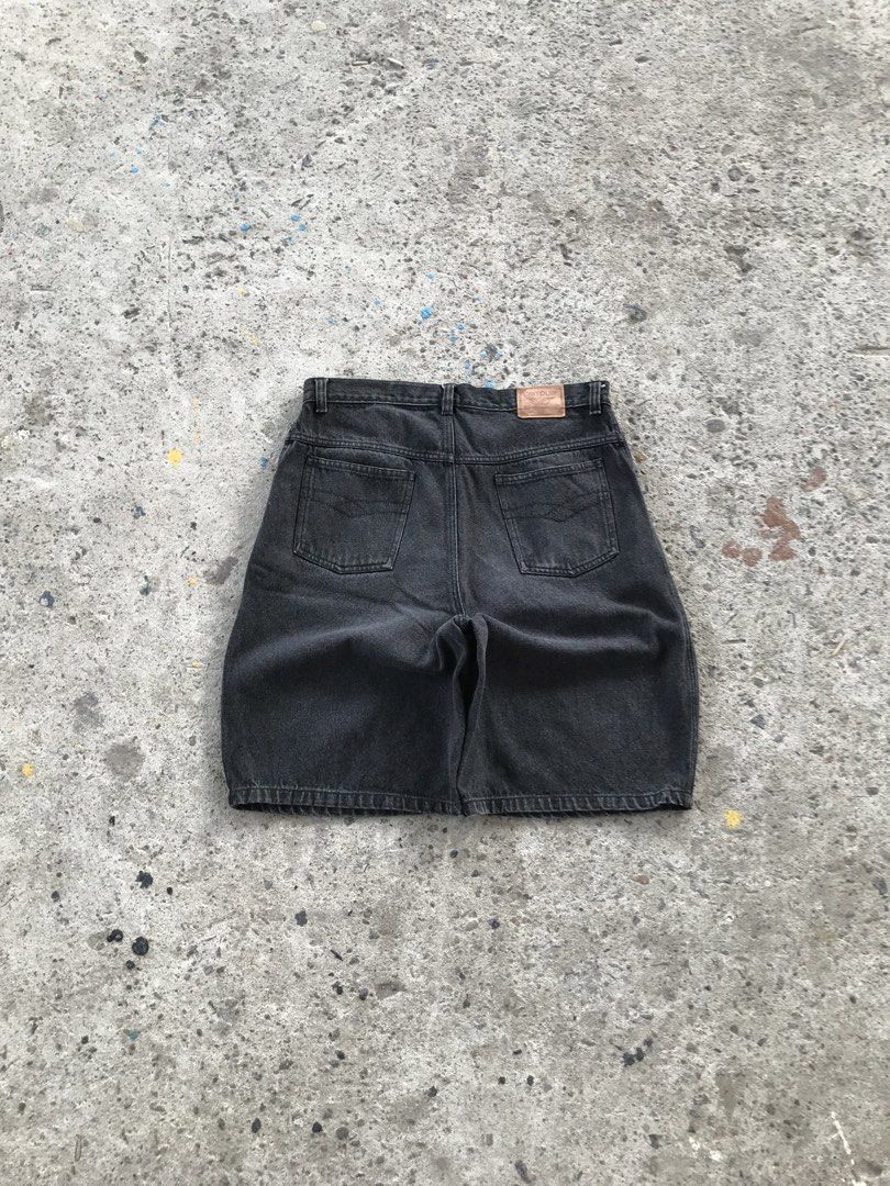 Campus black jorts (Category: Shorts) located in Talisay. Submitted by abneralamo (Listing ID 1469885587, Image 2). Description: Campus black jorts goods for ootd amd daily wear .