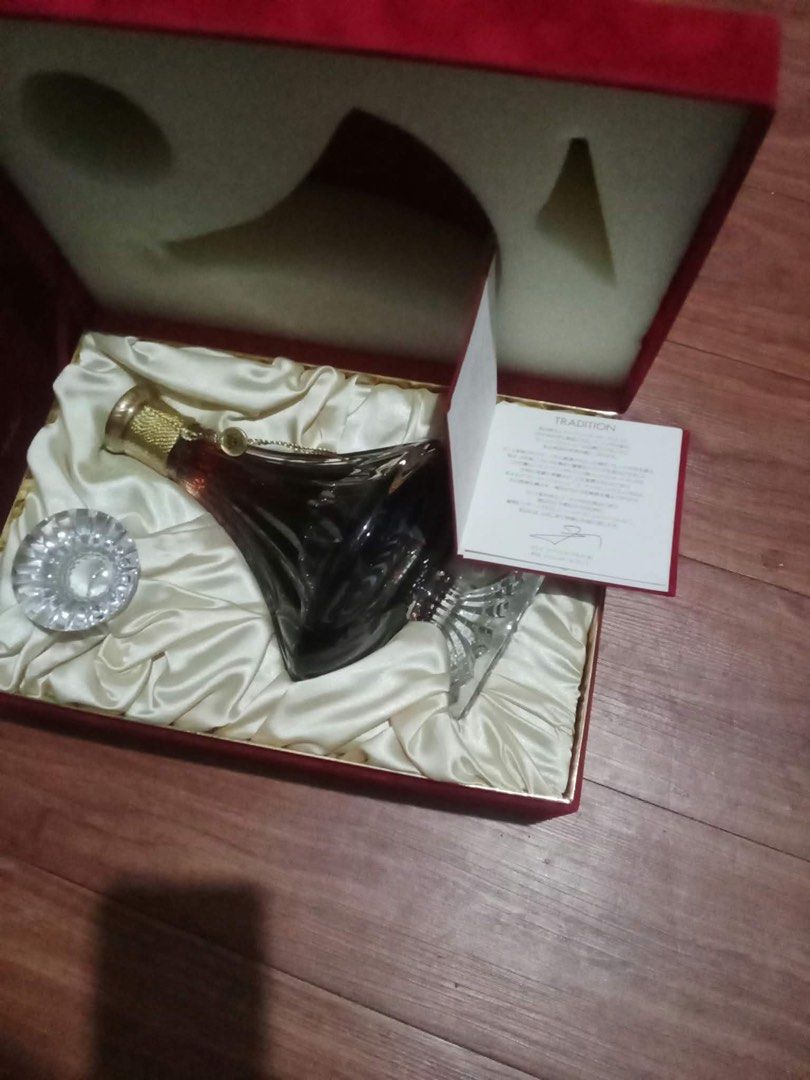 Camus Tradition Cognac with Baccarat Decanter (Category: Beverages) located in Manila. Submitted by mightyfox-d1c300 (Listing ID 1469866236, Image 3). Description: price is negotiable:).