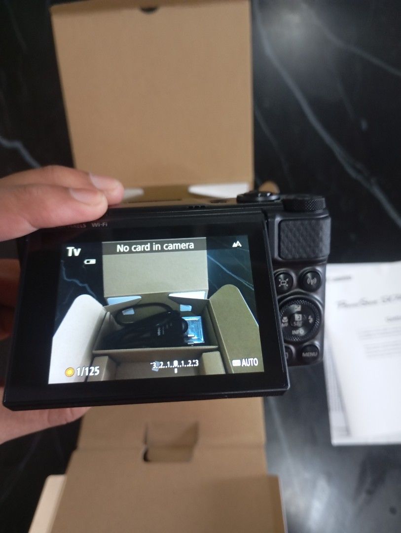 CANON SX740 HS (Category: Cameras) located in Manila. Submitted by jhay_tiongson20 (Listing ID 1469908558, Image 3). Description: 📷 Canon PowerShot SX740 HS — For Sale 40x Optical Zoom • 20.3MP • 4K Video • Flip Screen Pocket-sized powerhouse — perfect for concerts, travel & vlogs! Compact, fully working. DM for price & details! 💬.