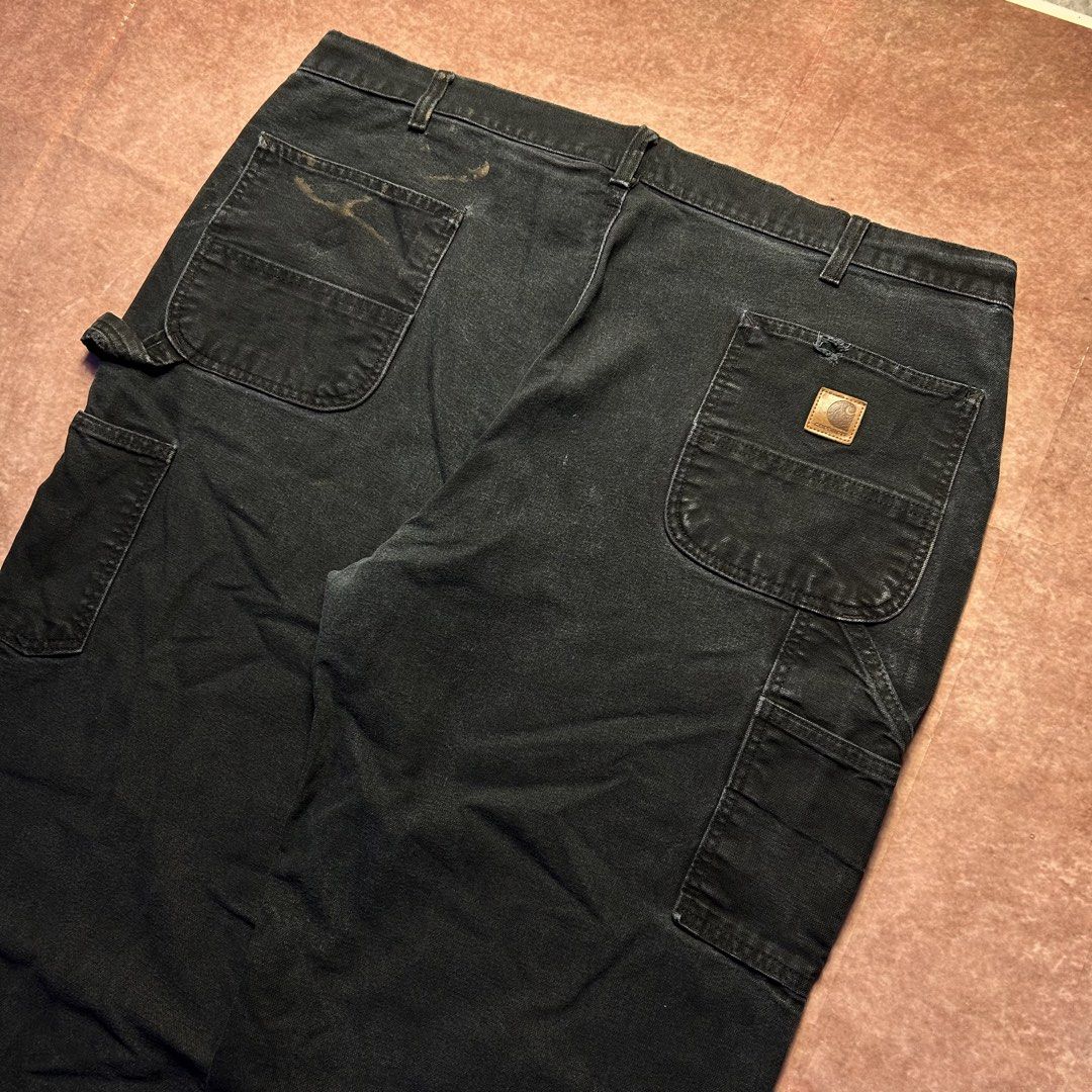 CARHARTT B11 BLK CARPENTER PANTS (Category: Activewear) located in Dasmarinas. Submitted by 2slickdeals_ (Listing ID 1469817314, Image 2). Description: SIZE 42x30 42 WAIST 15 THIGH 41 LENGTH 9 HEM ISSUE: DISCOLORATION, DISTRESSED, PAINT STAINS. J&T / LALAMOVE / PICK UP!.