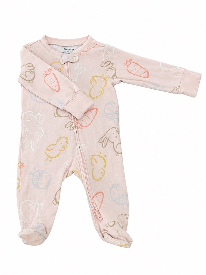 Carter’s Onesie (2 way zipper, 3M) (Category: Babies & Kids Fashion) located in Angeles City. Submitted by aeapreloved (Listing ID 1469934249, Image 2). Description: 🌸 Carter’s Baby Sleeper – 3M 💗 Light pink with cute pastel prints ✨ Built-in mittens & foot covers ✨ 2-way zipper for easy diaper changes 📌 Flaw: Worn lettering on tag. .
