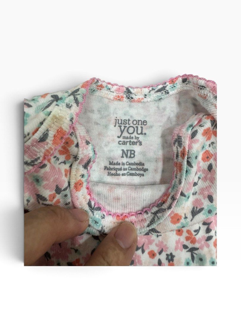 Carter’s Onesie (Newborn) (Category: Babies & Kids Fashion) located in Angeles City. Submitted by aeapreloved (Listing ID 1469777540, Image 2). Description: Carter’s Floral Baby Onesie 🌸 * Size: Newborn * Colorful floral print * Short sleeves * Snap-button closure Sweet floral design, perfect for your little one’s everyday outfit!.