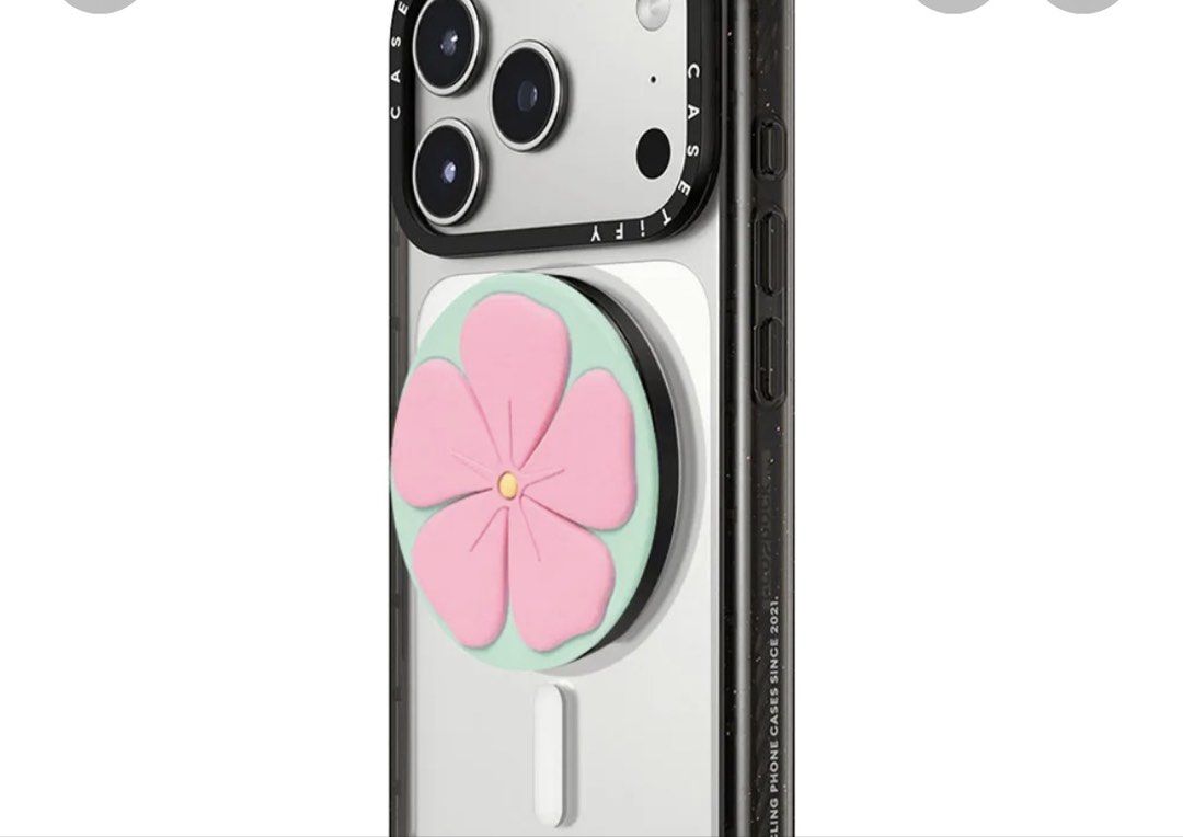 Casetify Snappy Flower Grip Stand Magsafe (Category: Cases & Sleeves) located in Quezon City. Submitted by bentedos05 (Listing ID 1469941376, Image 2). Description: 🌸 CASETiFY Snappy Flower Grip Stand for Sale! 🌸 Color: Blush Breeze 🩷 Used once lang! Super good as new talaga, walang gasgas ✨ bago pa talaga 🥹💕 PM if interested! 📩.