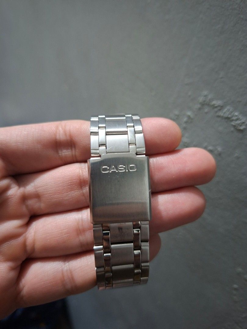 Casio (Category: Luxury Watches) located in Manila. Submitted by l0gersom (Listing ID 1469907834, Image 3). Description: No box. personal watch never been opened contact me through this number 09282385420.