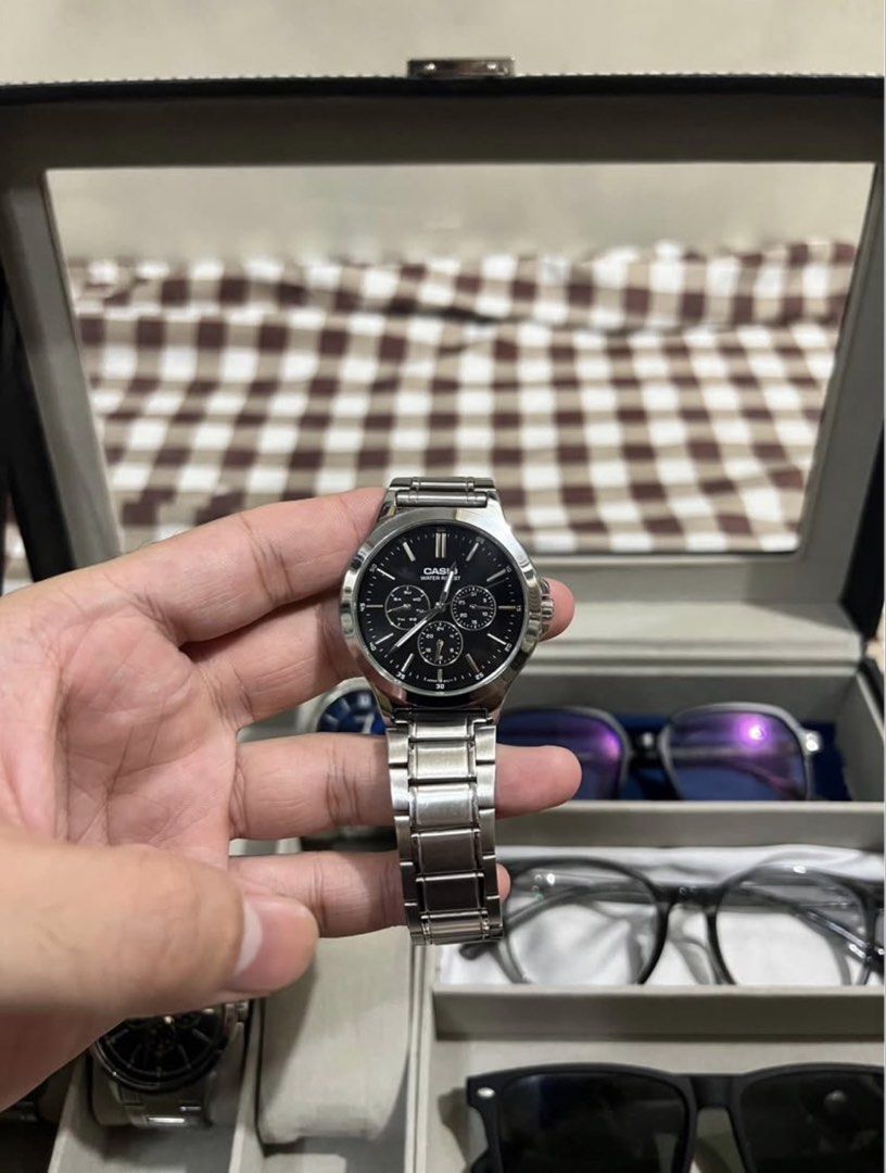 Casio MTP-V300D-1A (Category: Luxury Watches) located in Manila. Submitted by jdstrll (Listing ID 1469921060, Image 1). Description: Code: Casio MTP-V300D-1A Original Price: ₱4,590 Selling Price Only: ₱3430 Issue Minimal Scratches Normal Second hand watch/ Decluttering ✅Price slightly negotiable Reason to sell: impulsive Buying not gonna use anymore. ✅Authentic Casio ✅Watch and Links ✅With box ✅with receipt ✅Shipping fee should be shouldered by t