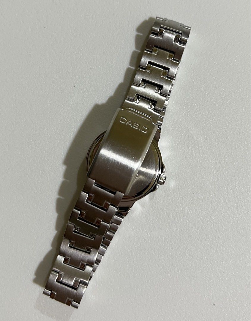 Casio watch (Category: Everything Else Others) located in Davao. Submitted by rieskmto (Listing ID 1469880812, Image 2). Description: Casio watch (bought from Japan) Taken out of packaging, but never used Wrist strap is not adjusted (as is when bought) Time not yet adjusted to ph time ₱800 Loc: davao, ph Mod: direct j&t.