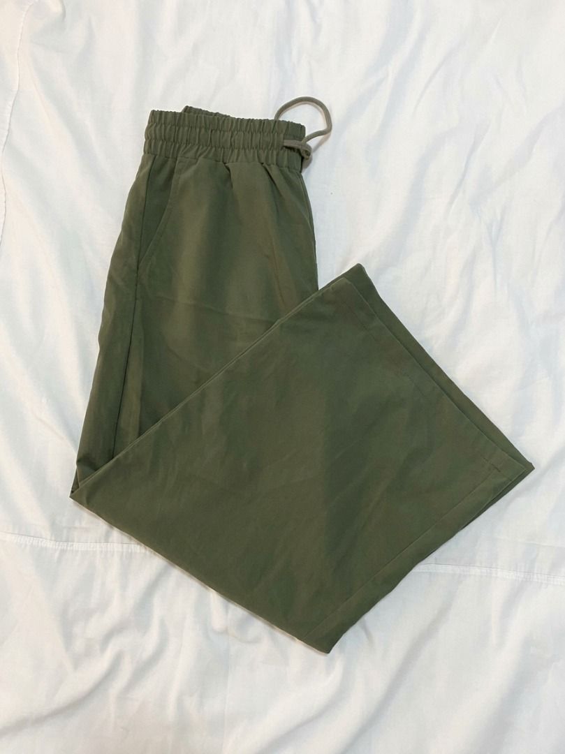 Casual Wide Leg Pants Bundle Multiple Colours (read description) (Category: Jeans) located in Bacoor. Submitted by maycee.rafallo (Listing ID 1469803812, Image 2). Description: PRICES: White Trousers - 100 Green Pants - 60 Brown Trousers - 100 Green Cargo Pants - 80 Grey Pants - 80.