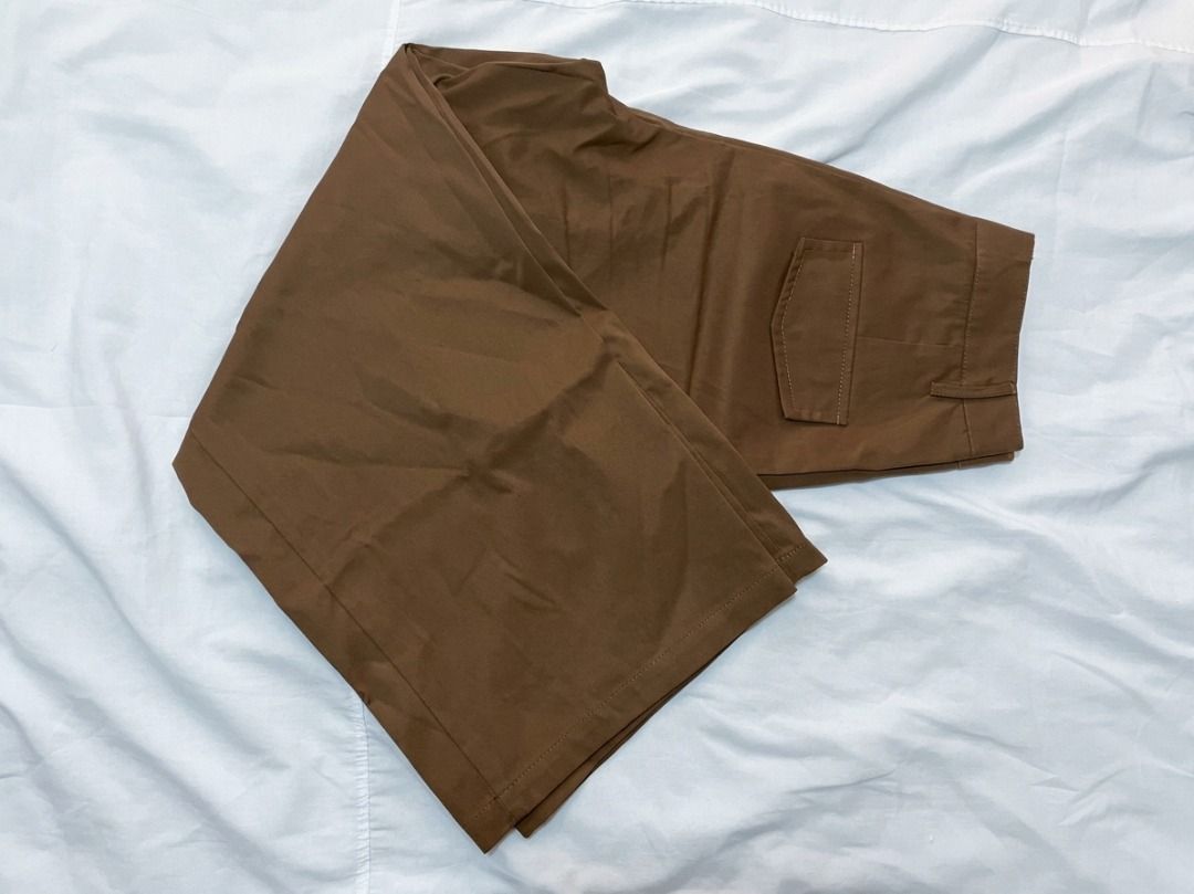 Casual Wide Leg Pants Bundle Multiple Colours (read description) (Category: Jeans) located in Bacoor. Submitted by maycee.rafallo (Listing ID 1469803812, Image 3). Description: PRICES: White Trousers - 100 Green Pants - 60 Brown Trousers - 100 Green Cargo Pants - 80 Grey Pants - 80.