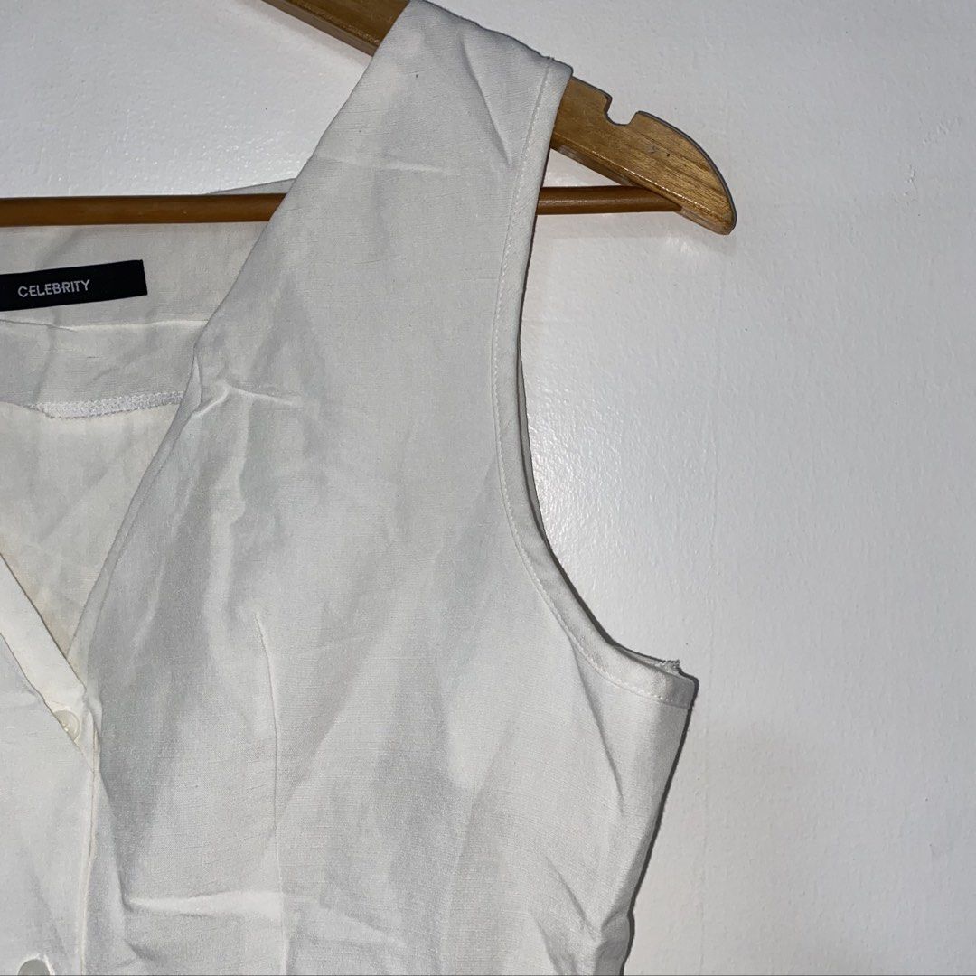 CELEBRITY ruffle top (Category: Blouses) located in San Jose del Monte. Submitted by mamiracky (Listing ID 1469862411, Image 2). Description: .