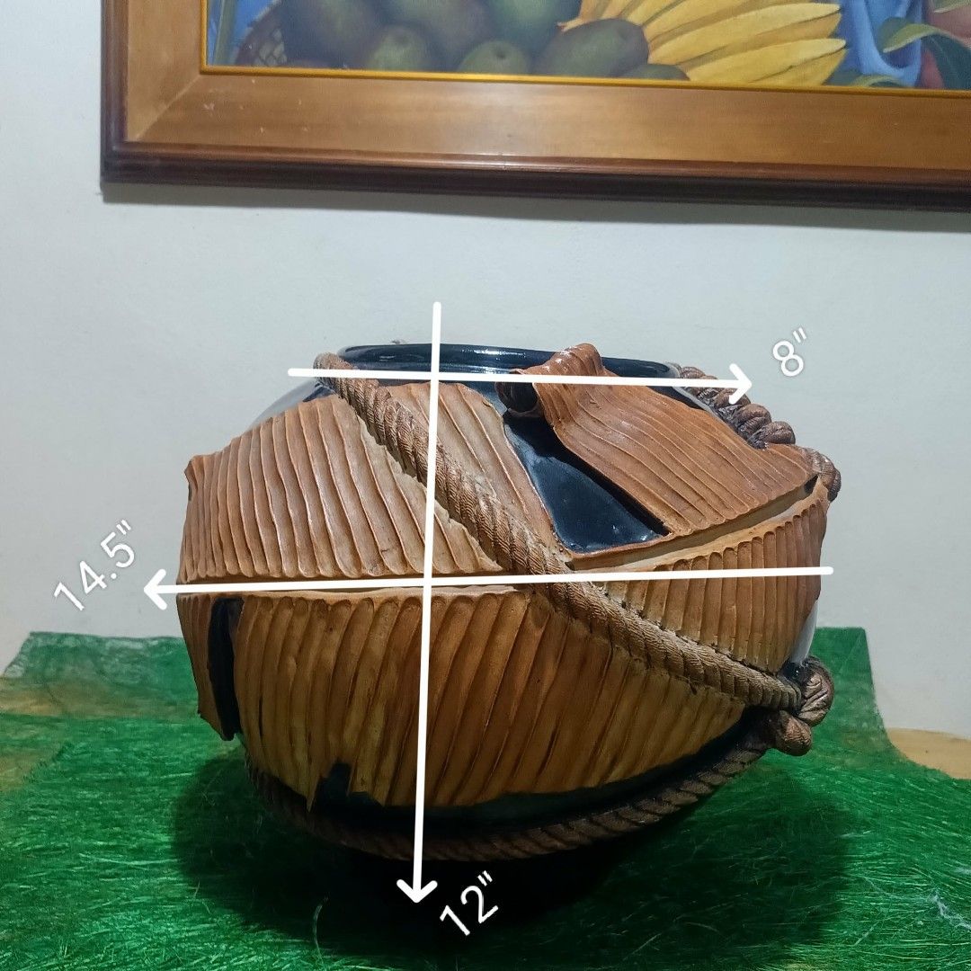 Ceramic Vase (Category: Vases & Decorative Bowls) located in Manila. Submitted by gieboy65 (Listing ID 1469771306, Image 2). Description: Very Good Condition Price 700 Each See Photos for References Location Brgy Rizal Makati/Taguig MOP Gcash or Cash upon pick up.