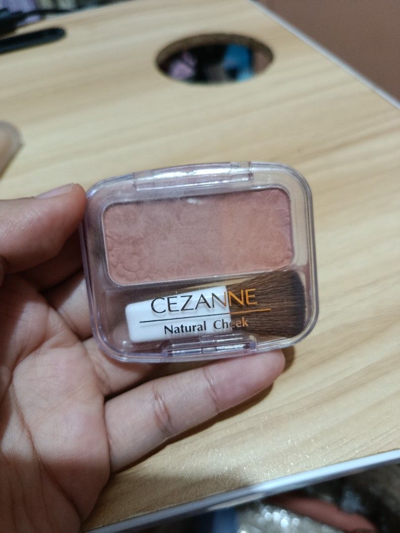 Cezanne Natural Cheek N Shade 18 (Category: Makeup) located in Santa Rosa. Submitted by yogurtmilk_ (Listing ID 1469880017, Image 1). Description: - well used - sf to be shouldered by buyer mop: gcash / mod: jnt.