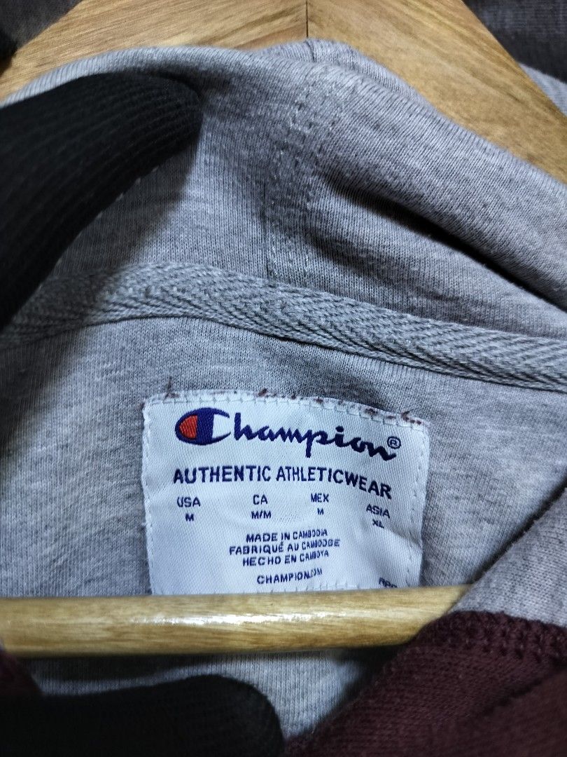 Champion Classic Fleece Pullover Hoodie (Embroidered) (Category: Coats, Jackets and Outerwear) located in Taguig. Submitted by thriftybounce (Listing ID 1469839617, Image 2). Description: Fit : L Width : 23 Length : 27 Color Rate : 9.5/10 Issue : Minimal Stain.