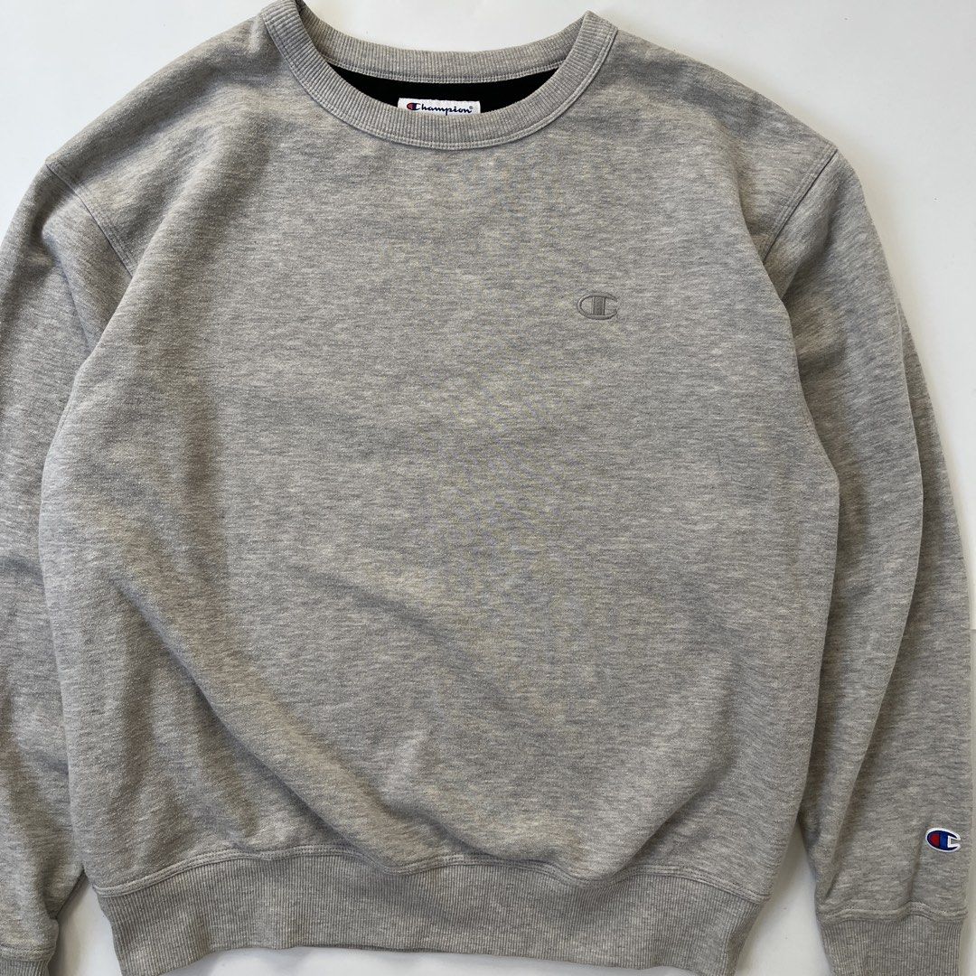 Champion Gray Crewneck Sweater (Category: Coats, Jackets and Outerwear) located in Nasugbu. Submitted by janstuffs.ph (Listing ID 1469907194, Image 2). Description: Champion Gray Crewneck Sweater 💯Legit! Size: L on tag Width: 25" Length: 27" Sleeve: 25" Condition: 10/10 Like new! Flaw: NONE Mine: 680 •Buyer shoulder shipping fee - ship via j&t. •Read details before purchasing..