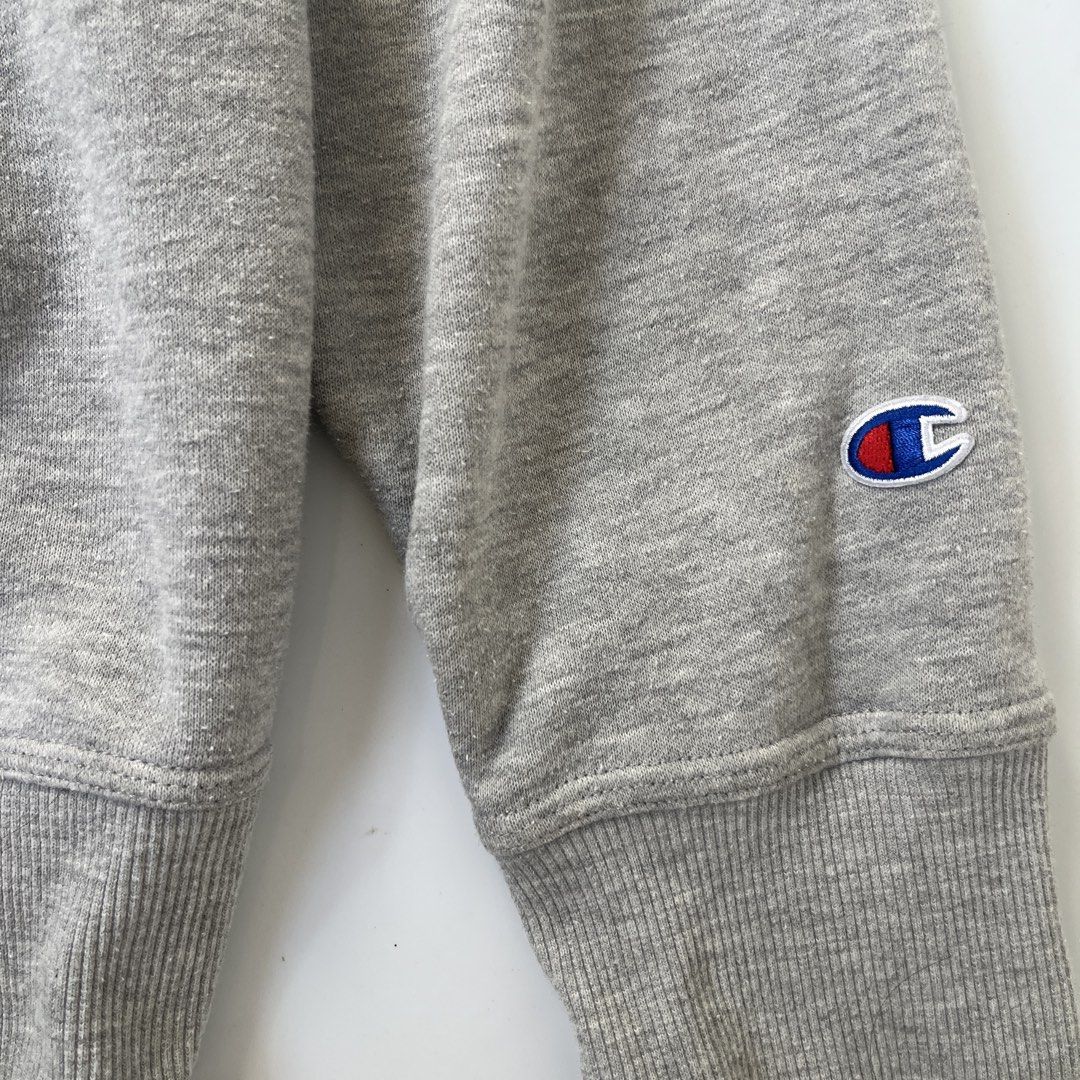 Champion Gray Crewneck Sweater (Category: Coats, Jackets and Outerwear) located in Nasugbu. Submitted by janstuffs.ph (Listing ID 1469907194, Image 3). Description: Champion Gray Crewneck Sweater 💯Legit! Size: L on tag Width: 25" Length: 27" Sleeve: 25" Condition: 10/10 Like new! Flaw: NONE Mine: 680 •Buyer shoulder shipping fee - ship via j&t. •Read details before purchasing..