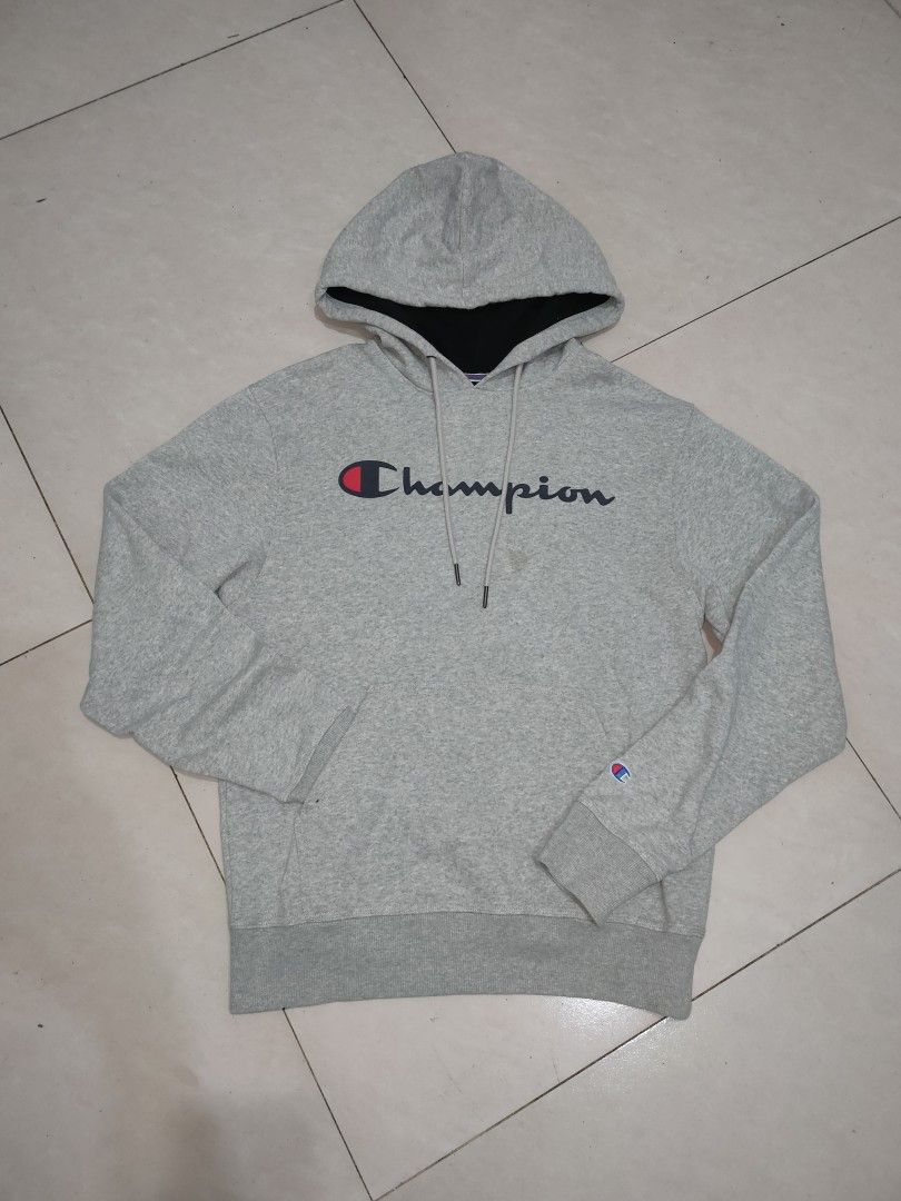 CHAMPION HOODIE 🩶 (Category: Coats, Jackets and Outerwear) located in Baguio. Submitted by jathriftx (Listing ID 1469873135, Image 1). Description: CHAMPION HOODIE 🩶 Medium (S on tag) Excellent to new condition 👌 Washable light stain 1280.