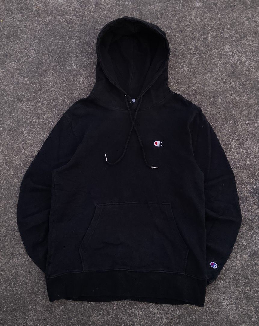 Champion Hoodie Multi Script Logo (Category: Hoodies) located in Manila. Submitted by gowicollection28 (Listing ID 1469859071, Image 2). Description: Width: 20.5-21 Length: 27.5.