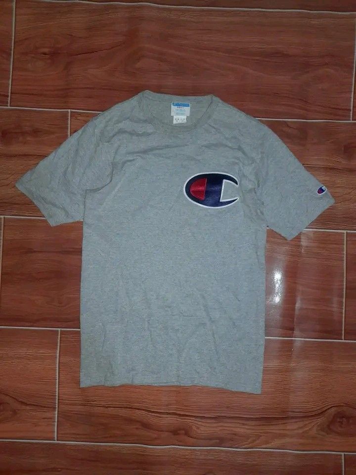 CHAMPION MEN'S TEE BIGLOGO (Category: Tshirts & Polo Shirts ) located in Mandaue City. Submitted by indayftjesiediva (Listing ID 1469790859, Image 1). Description: CHAMPION MEN'S TEE BIGLOGO SMALL 19X27 GOOD AS NEW NO ISSUE MINE 450 + SF ONLY 🔥 DM IF INTERESTED 📩.