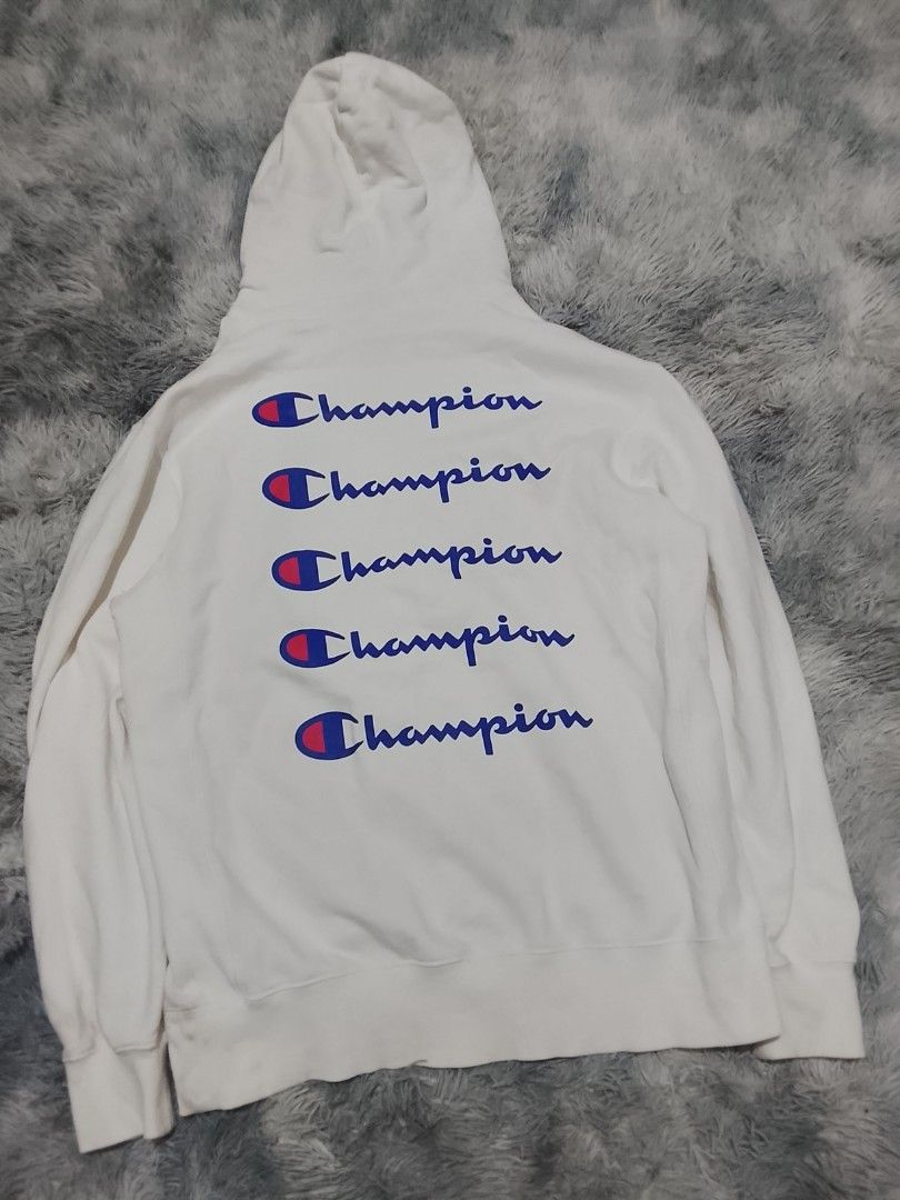 Champion Reverse Weave Pullover Hoodie XL (Category: Coats, Jackets and Outerwear) located in Davao. Submitted by thevintagehunterdvo (Listing ID 1469882437, Image 2). Description: Width 22.5 Length 27 Issue: Stains Check Last Photos.