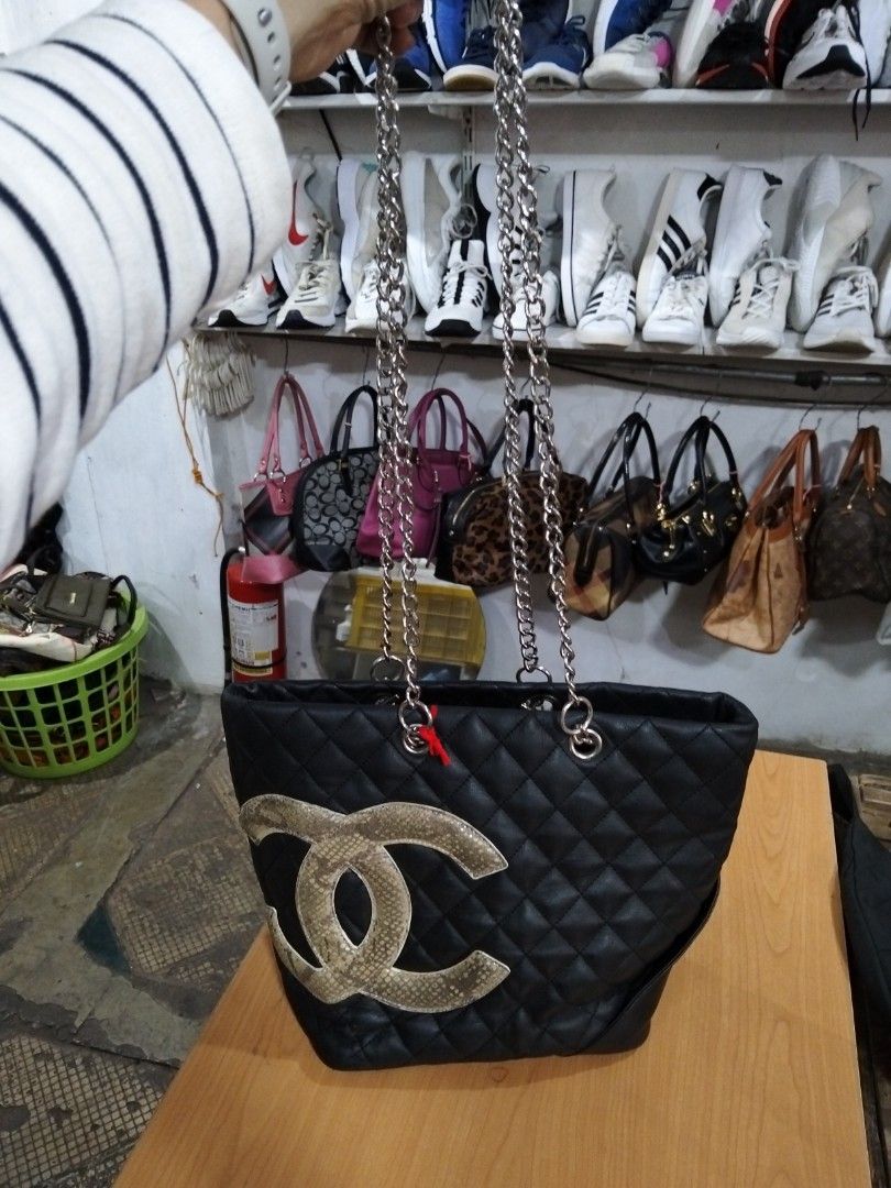 Chanel bag (Category: Shoulder Bags) located in El Salvador. Submitted by francheskaukayukay (Listing ID 1469816257, Image 1). Description: .