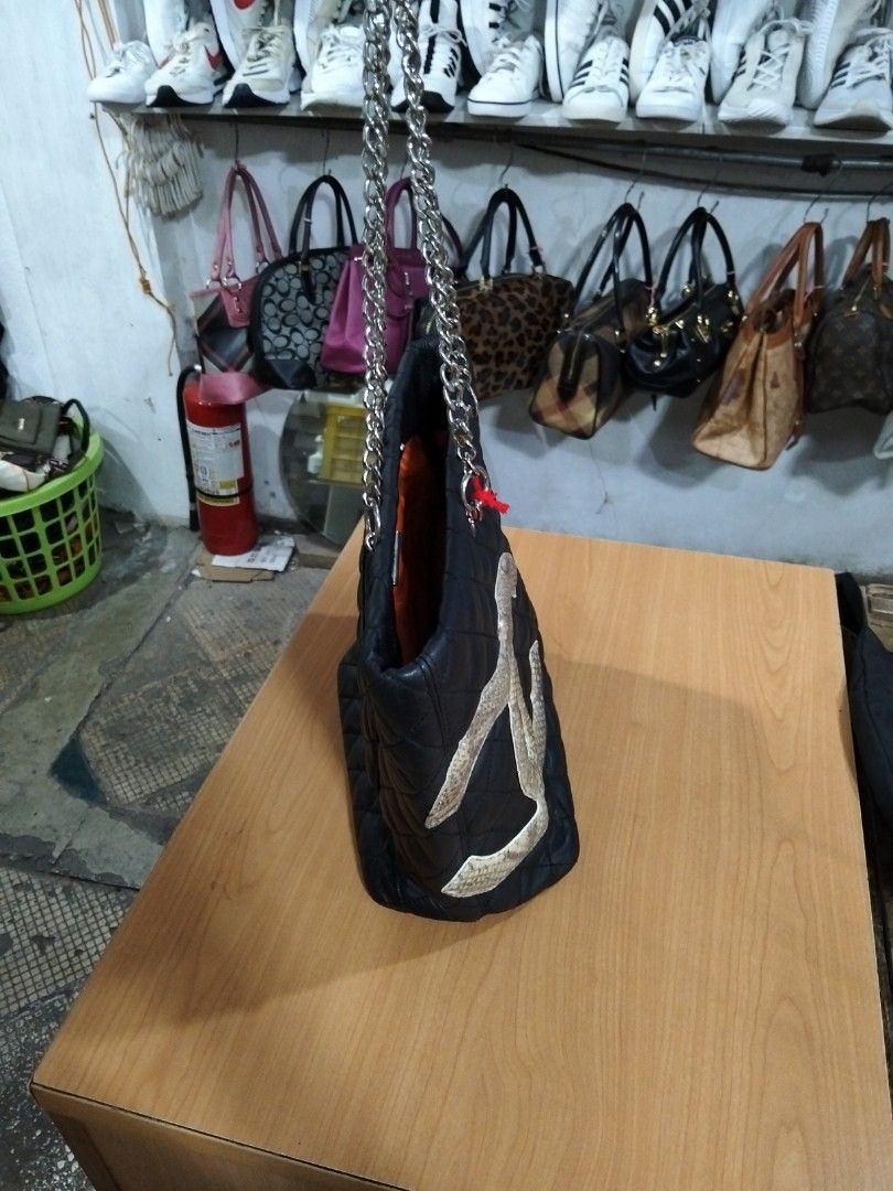 Chanel bag (Category: Shoulder Bags) located in El Salvador. Submitted by francheskaukayukay (Listing ID 1469816257, Image 2). Description: .