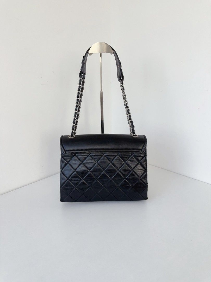 Ig Chat Box Chanel CC Box Flap Bag in Black Leather, Luxury, Bags & Wallets on ...