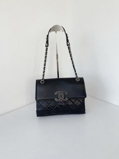(Category: ) located in . Submitted by collynluxurybag (Listing ID 1469889731, Image 1). Description: .